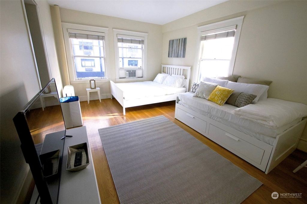 Photo of 2132 5th Avenue #205, Seattle, WA 98121 (MLS # 2167788)