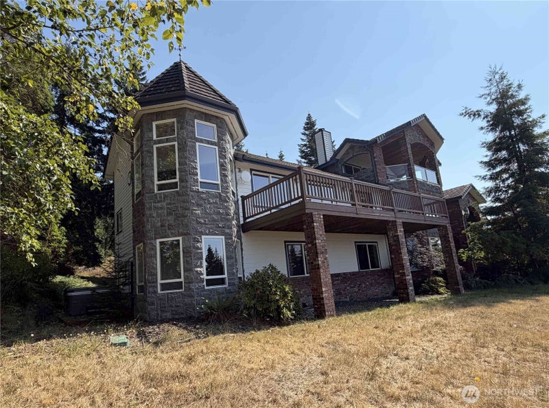811 FOX HOLLOW Road