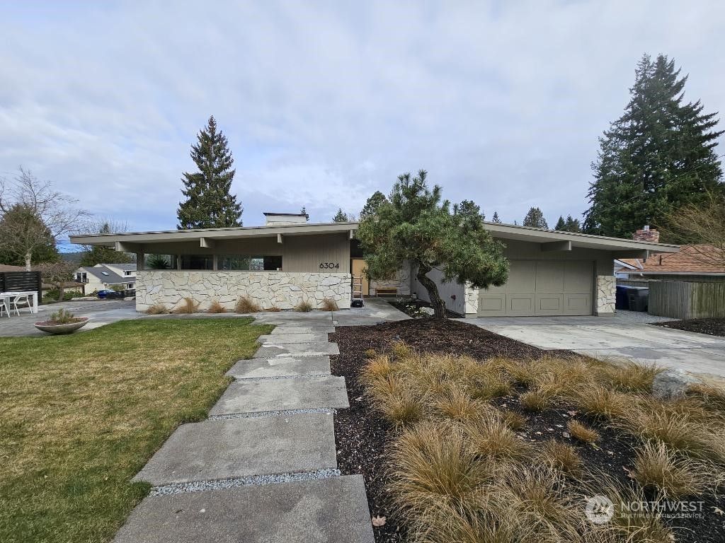 Photo of 6304 NE 156th Street, Kenmore, WA 98028 (MLS # 2215090)