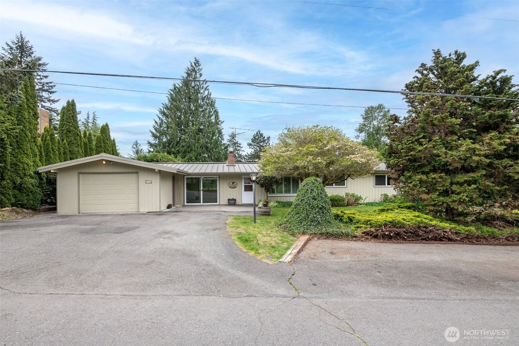 Photo of 17503 SE 133rd Street, Renton, WA 98059 (MLS # 2367167)