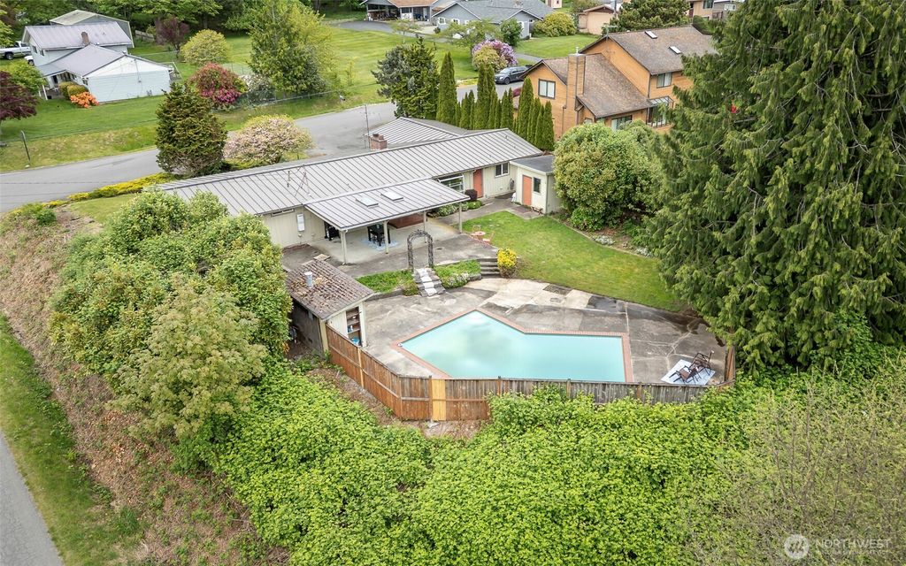 Photo of 17503 SE 133rd Street, Renton, WA 98059 (MLS # 2367167)