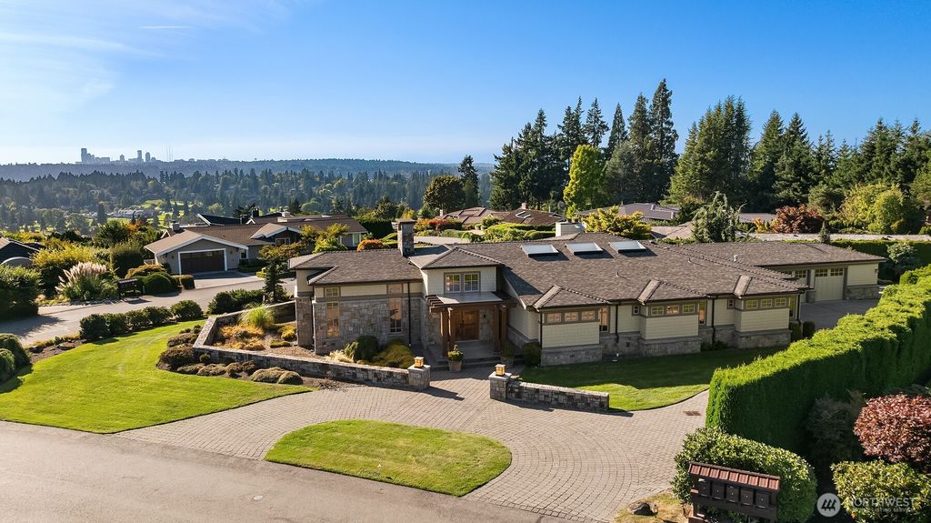 Photo of 1905 91st Place NE, Clyde Hill, WA 98004 (MLS # 2437767)