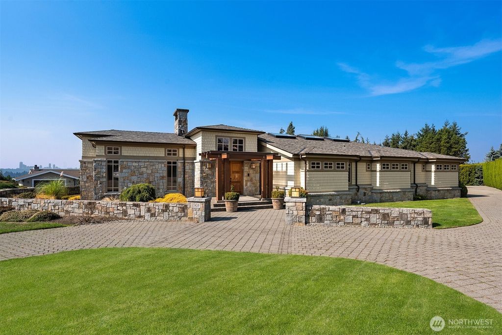 Photo of 1905 91st Place NE, Clyde Hill, WA 98004 (MLS # 2437767)