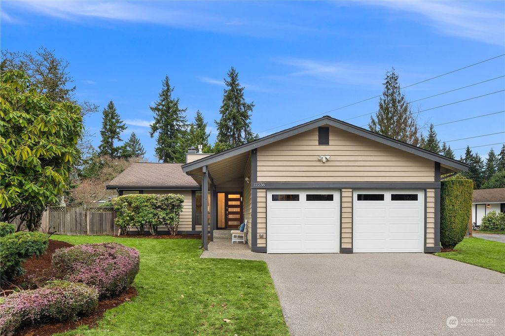 Photo of 12236 NE 139th Place, Kirkland, WA 98034 (MLS # 2197957)