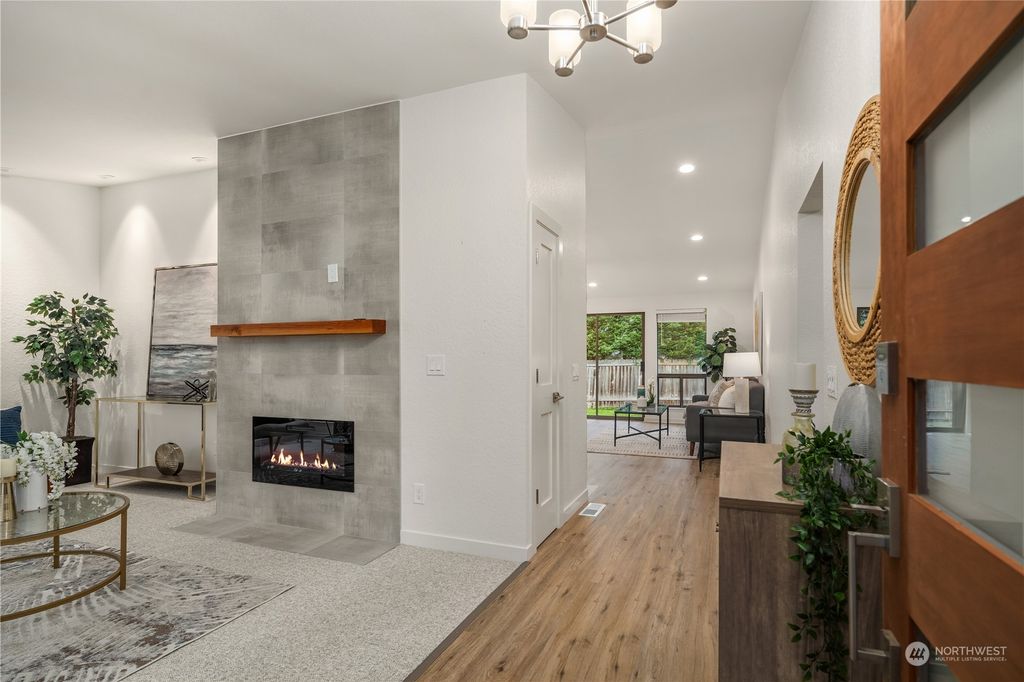 Photo of 12236 NE 139th Place, Kirkland, WA 98034 (MLS # 2197957)