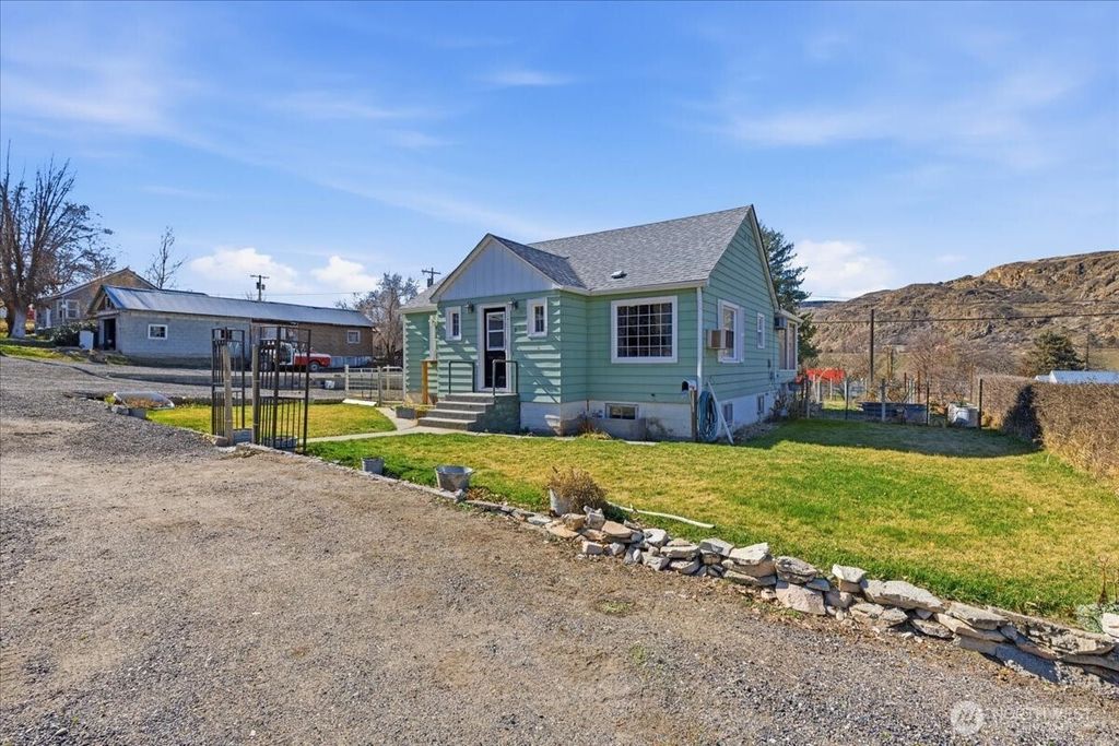 Photo of 5 S Wlliams Street, Elmer City, WA 99124 (MLS # 2491038)
