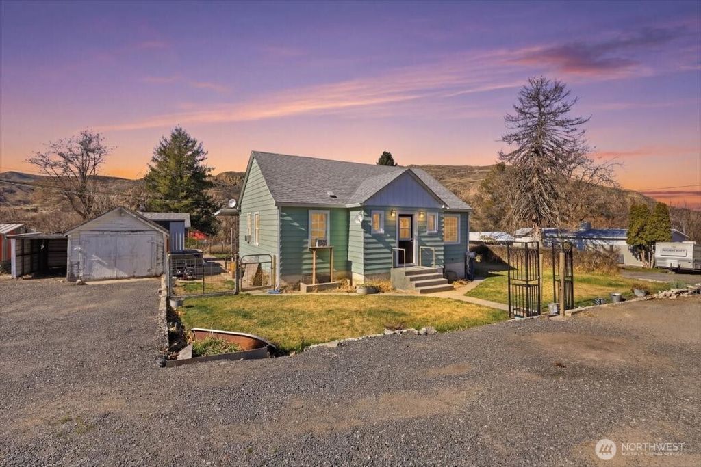 Photo of 5 S Wlliams Street, Elmer City, WA 99124 (MLS # 2491038)