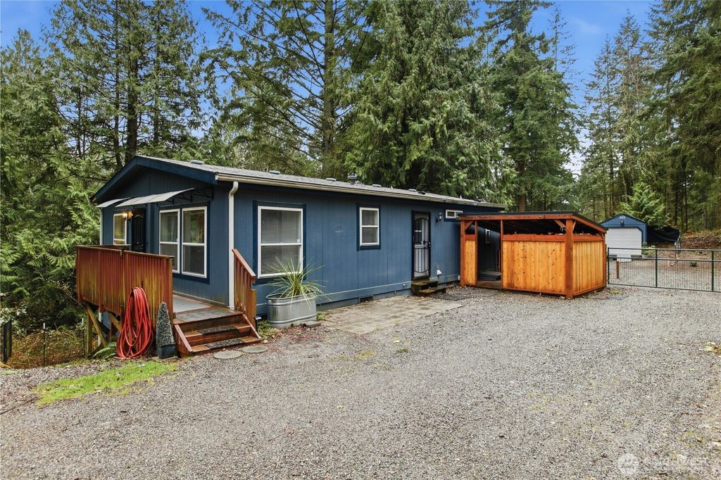 Photo of 3902 162nd Avenue E, Lake Tapps, WA 98391 (MLS # 2493869)