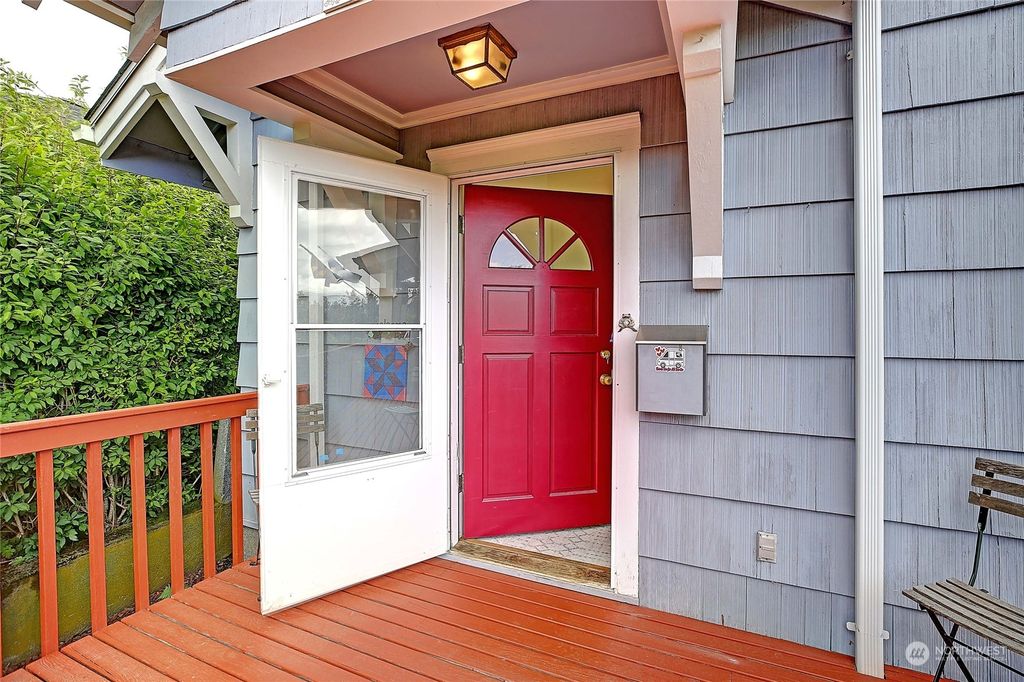 Photo of 1211 Hoyt Avenue, Everett, WA 98201 (MLS # 2247386)