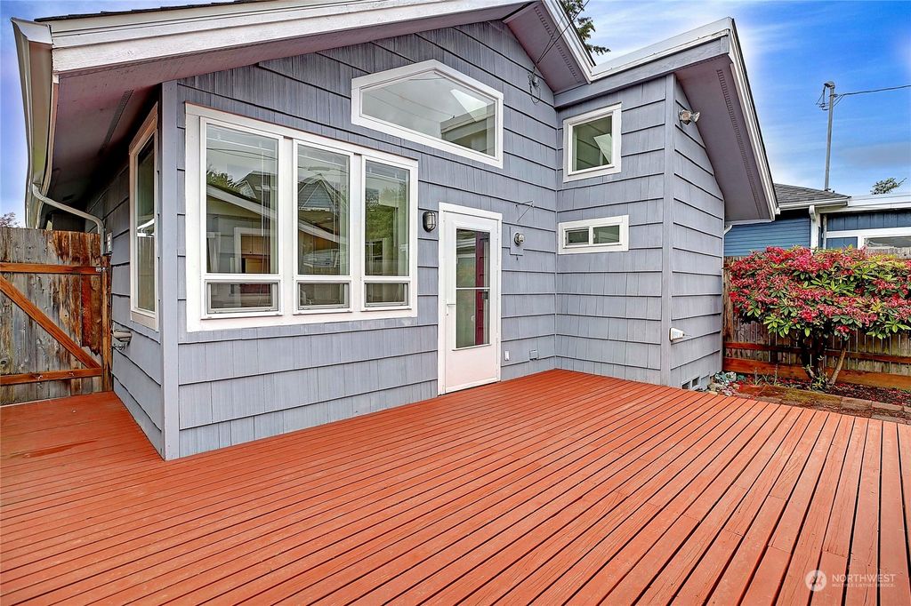 Photo of 1211 Hoyt Avenue, Everett, WA 98201 (MLS # 2247386)