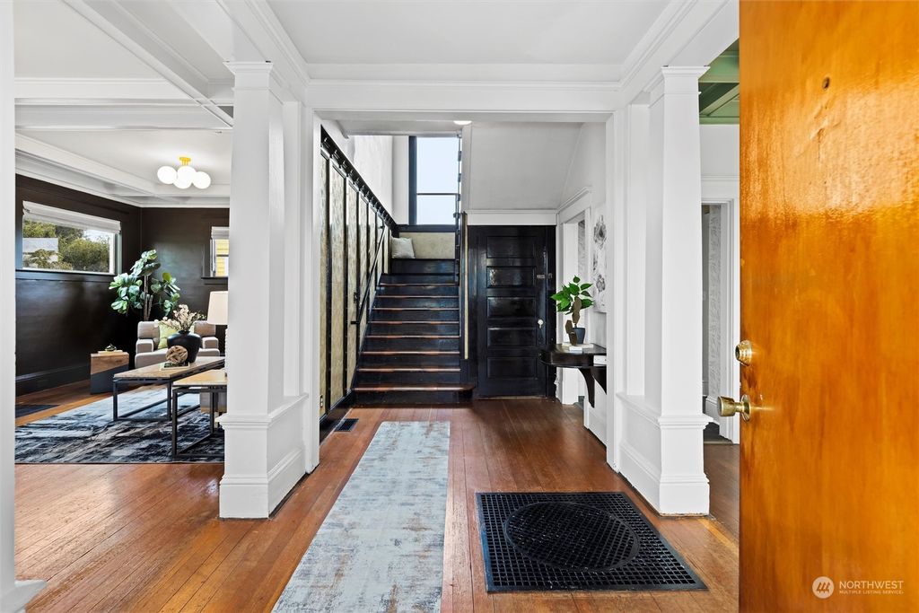 Photo of 8336 Renton Avenue S, Seattle, WA 98118 (MLS # 2326460)