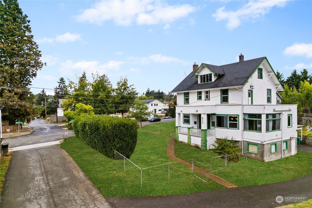 Photo of 8336 Renton Avenue S, Seattle, WA 98118 (MLS # 2326460)