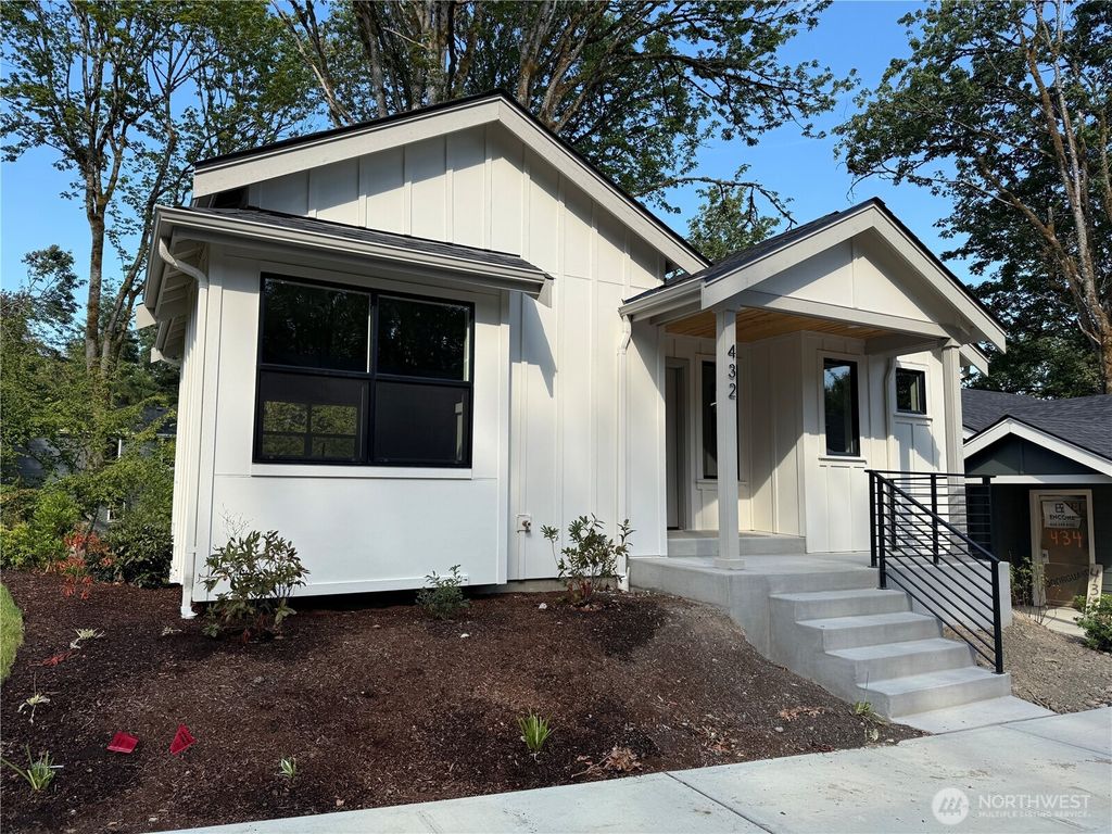Photo of 432 20th Ave Ave, Kirkland, WA 98033 (MLS # 2425225)