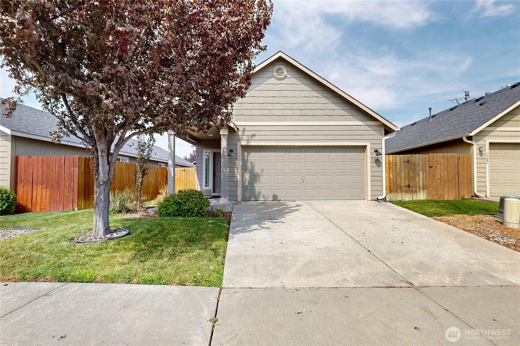 Photo of 1212 SW Carver Street, College Place, WA 99324 (MLS # 2573347)