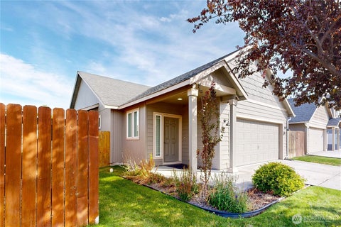 Photo of 1212 SW Carver Street, College Place, WA 99324 (MLS # 2573347)
