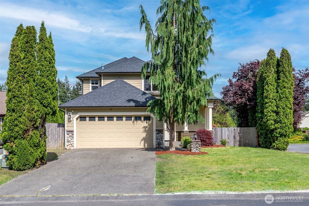 Photo of 16927 121st Avenue E, Puyallup, WA 98374 (MLS # 2527473)