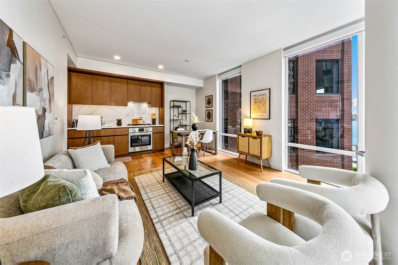 121 Stewart Street 407