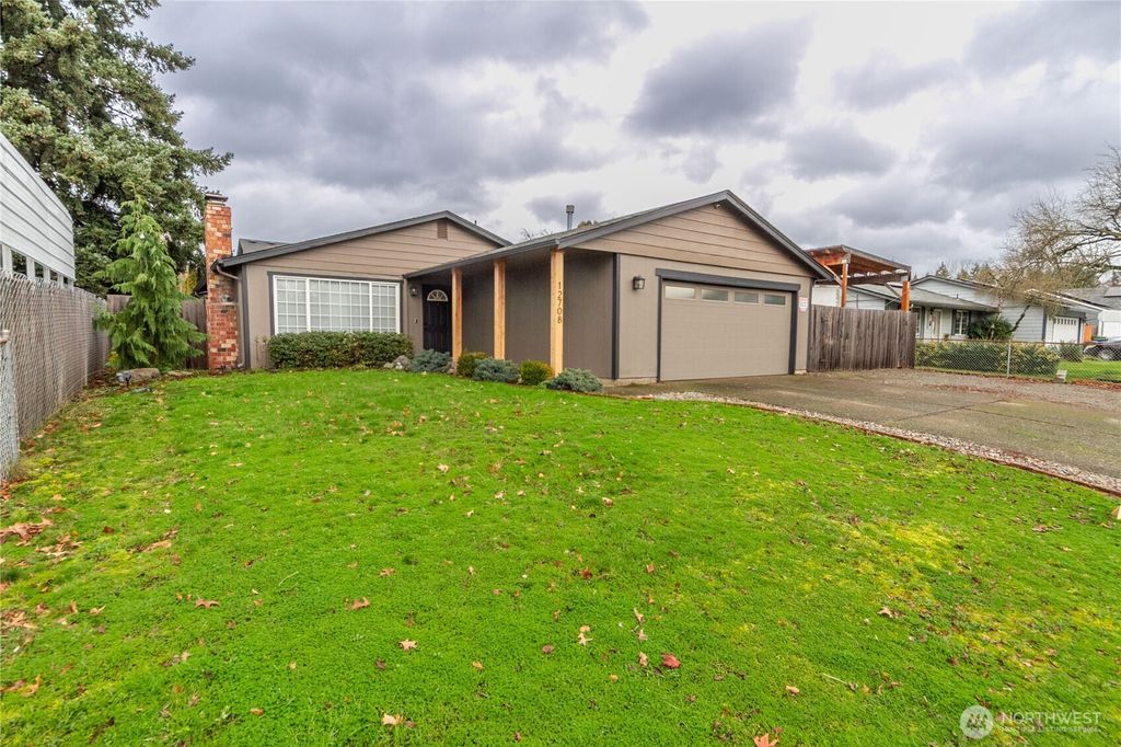 Photo of 12708 NE 41St Street, Vancouver, WA 98682 (MLS # 2466087)