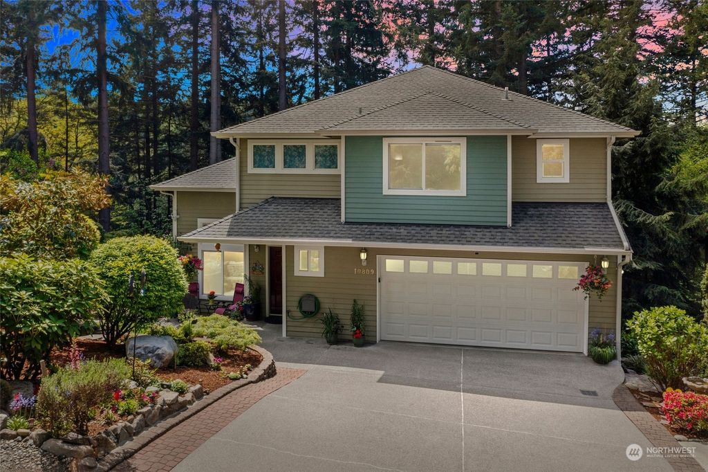 Photo of 10809 Circle Drive, Bothell, WA 98011 (MLS # 2126496)