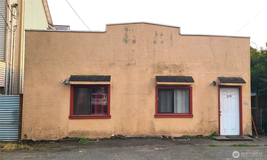 Photo of 529 N 103rd Street, Seattle, WA 98133 (MLS # 2425317)