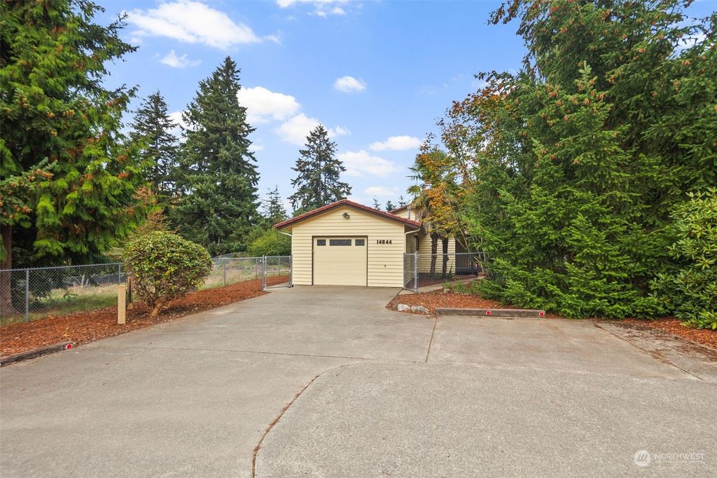 Photo of 14844 SE 116th Street, Renton, WA 98059 (MLS # 2298555)