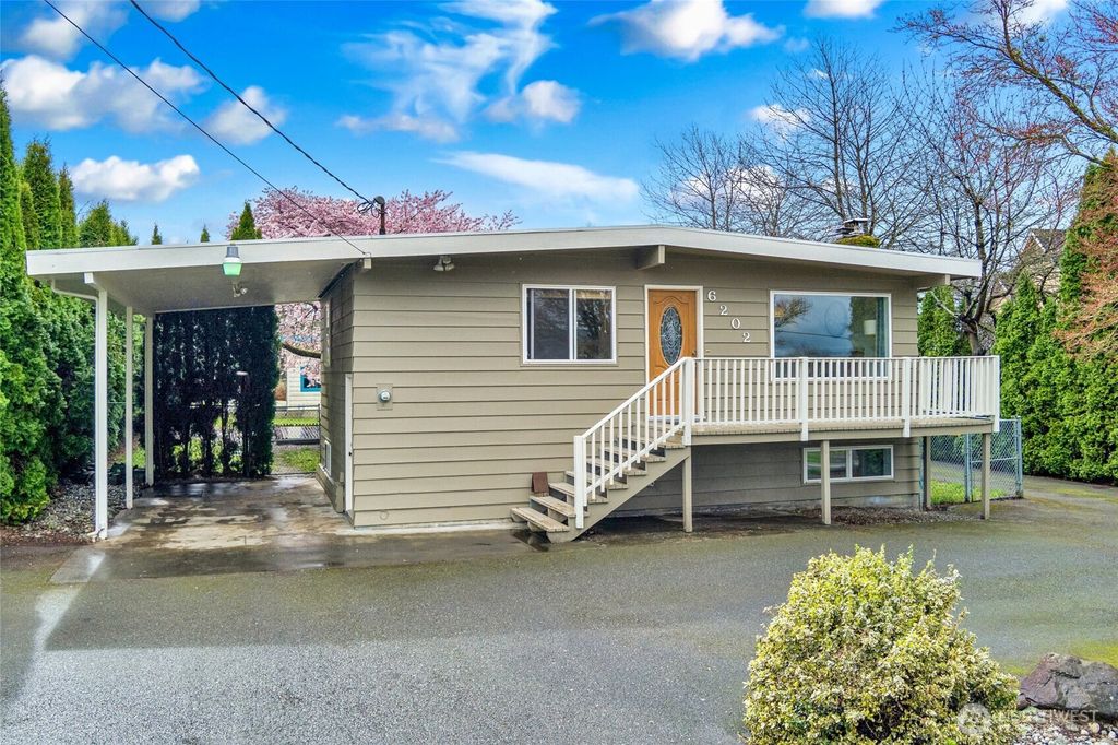 Photo of 6202 60th Street SE, Snohomish, WA 98290 (MLS # 2487126)