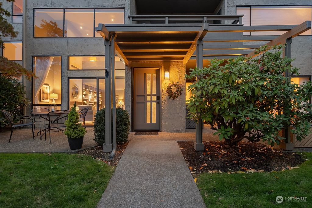 Photo of 5823 NE Parkpoint Drive, Seattle, WA 98115 (MLS # 2012278)