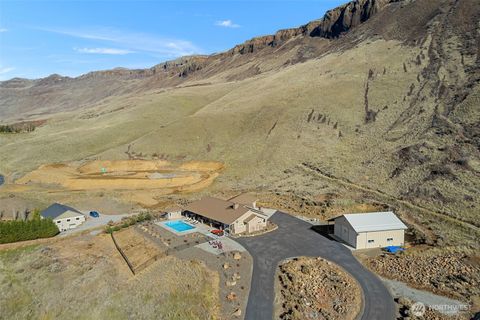 Photo of 25 Sageland Road, East Wenatchee, WA 98802 (MLS # 2475215)