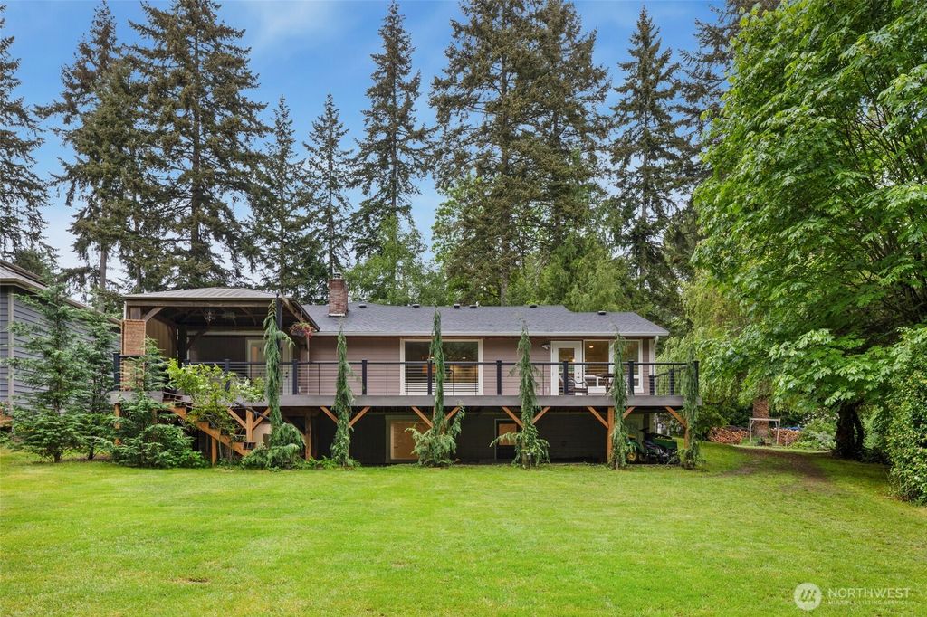 Photo of 11019 NE 140th Street, Kirkland, WA 98034 (MLS # 2524127)