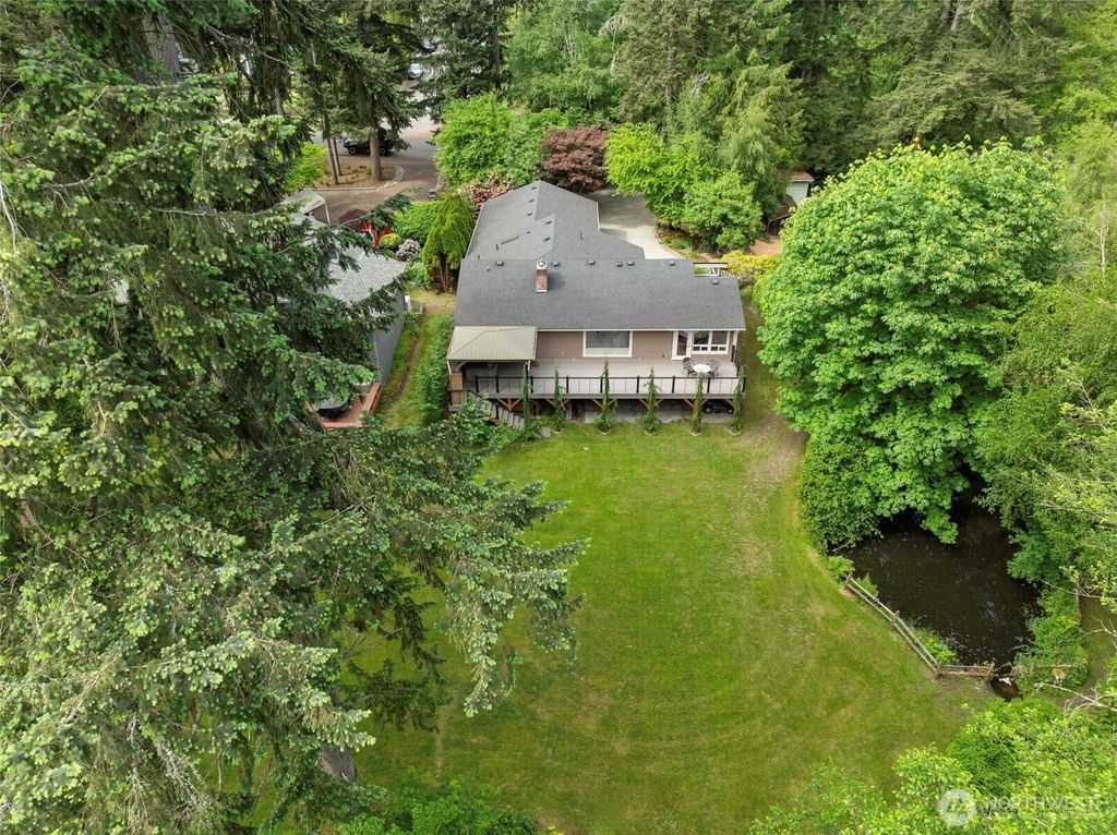 Photo of 11019 NE 140th Street, Kirkland, WA 98034 (MLS # 2524127)