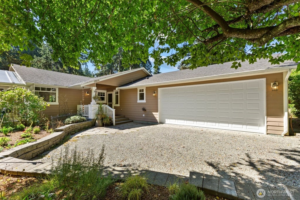 Photo of 11019 NE 140th Street, Kirkland, WA 98034 (MLS # 2524127)