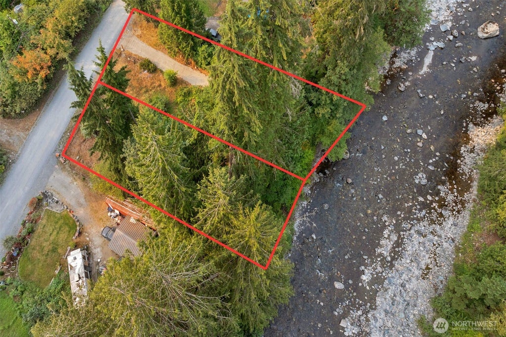 Photo of 127 XX Crystal Springs Road, Granite Falls, WA 98252 (MLS # 2570205)