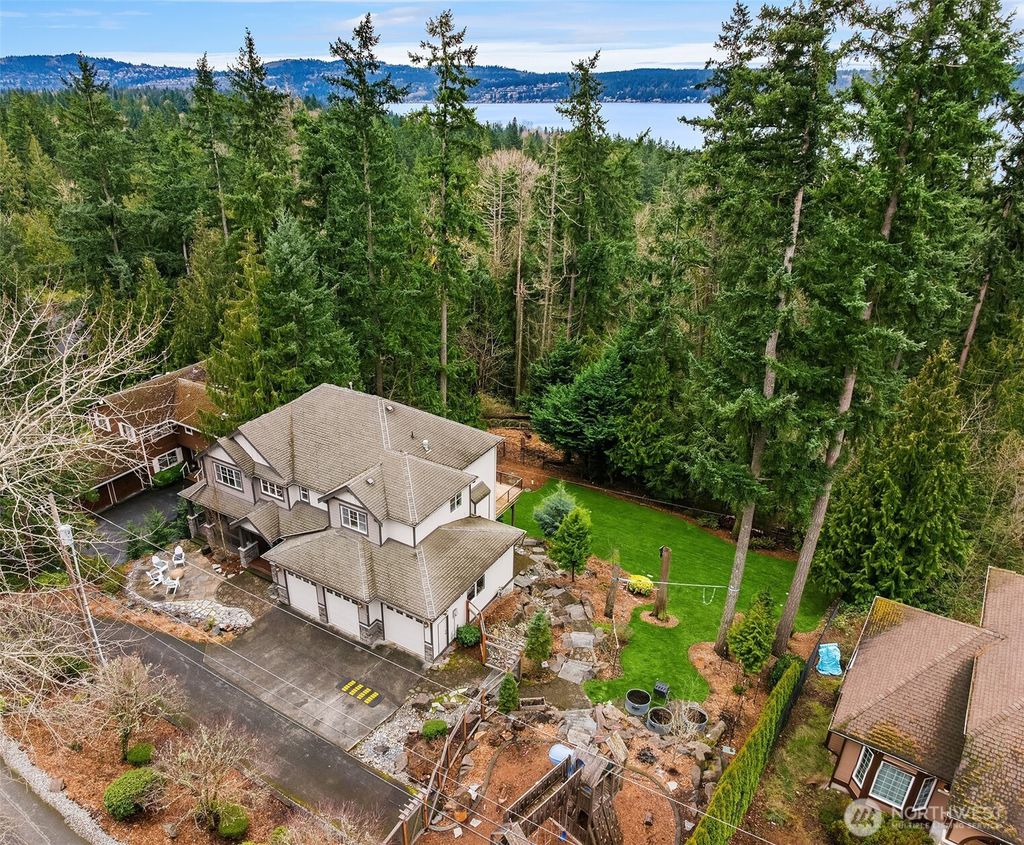 Photo of 111 210th Place NE, Sammamish, WA 98074 (MLS # 2484738)