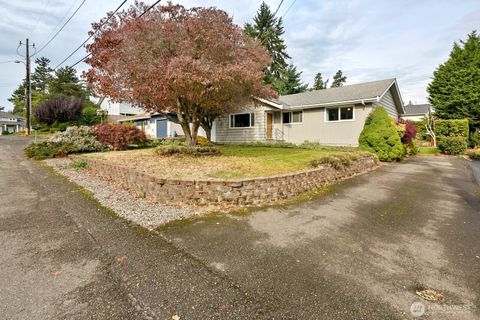 Photo of 610 S 194th Street, Des Moines, WA 98148 (MLS # 2443551)