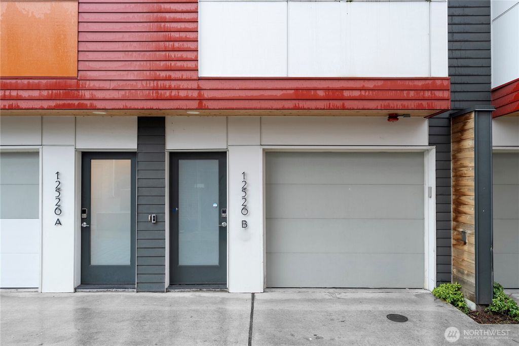 Photo of 12526 15th Avenue NE #B, Seattle, WA 98125 (MLS # 2467726)