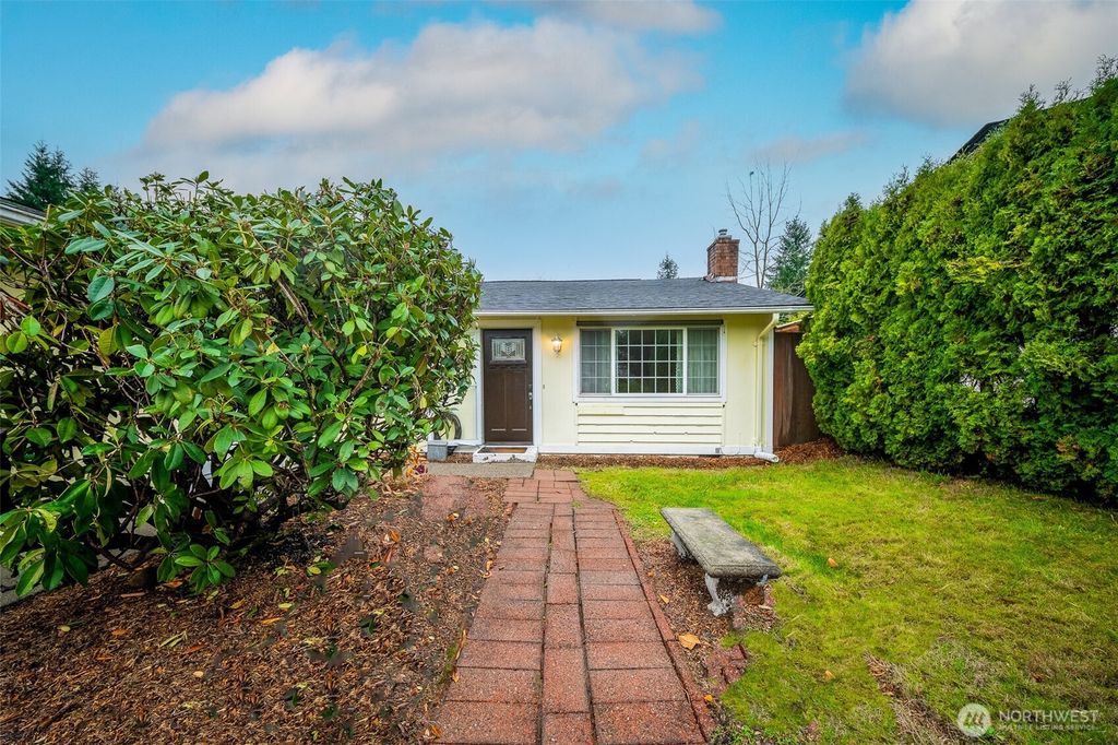 Photo of 12410 SE 202nd Place Pl, Kent, WA 98031 (MLS # 2455226)