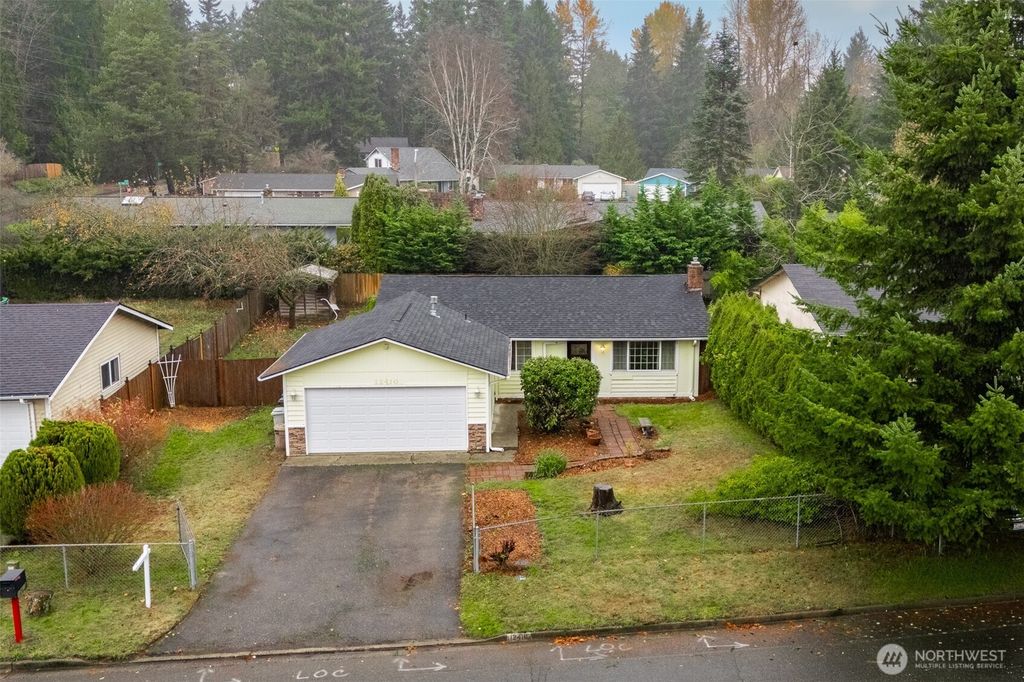 Photo of 12410 SE 202nd Place Pl, Kent, WA 98031 (MLS # 2455226)