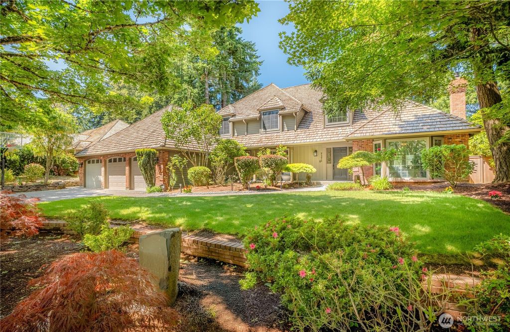 Photo of 7375 80th Place SE, Mercer Island, WA 98040 (MLS # 2383024)