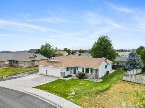Photo of 1538 S Bailey Avenue, Moses Lake, WA 98837 (MLS # 2404080)