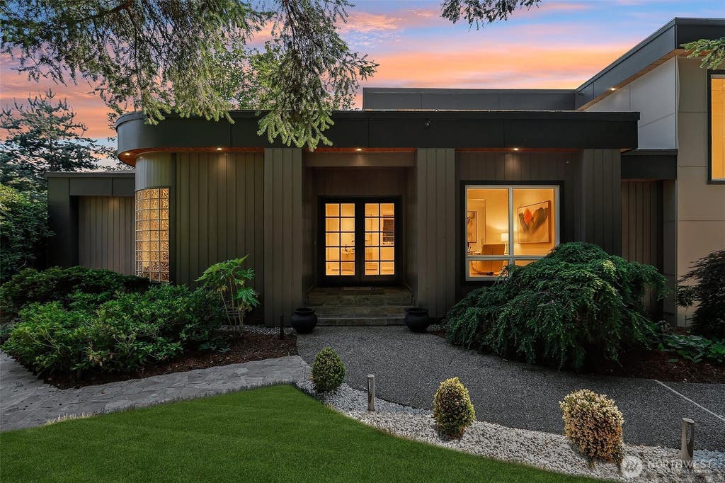 Photo of 15311 NE 173rd Street, Woodinville, WA 98072 (MLS # 2556062)