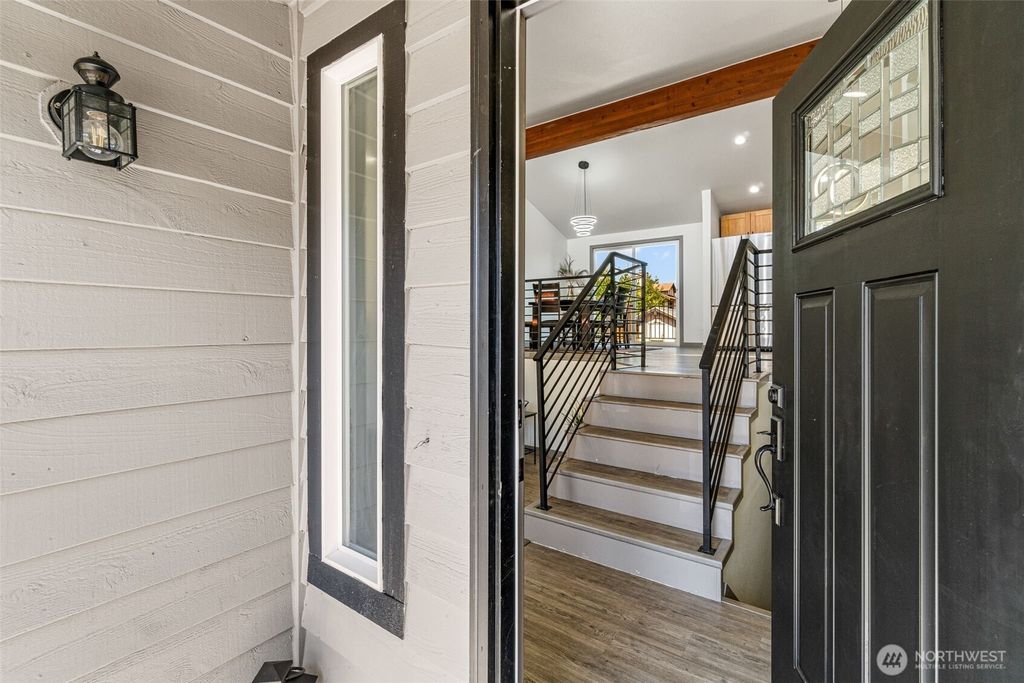 Photo of 2320 SW 350th Place, Federal Way, WA 98023 (MLS # 2424811)