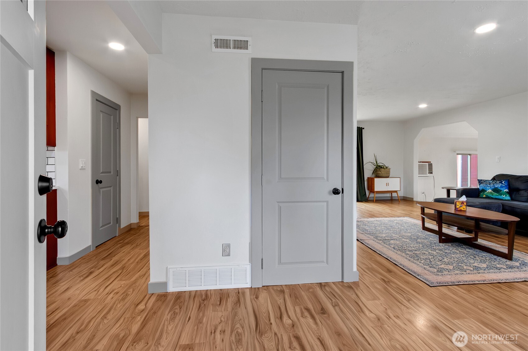 712 E 54th Street