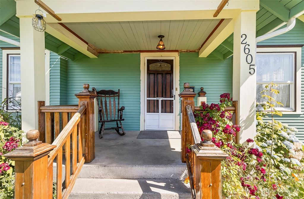 Photo of 2605 21st Street, Everett, WA 98201 (MLS # 2540109)