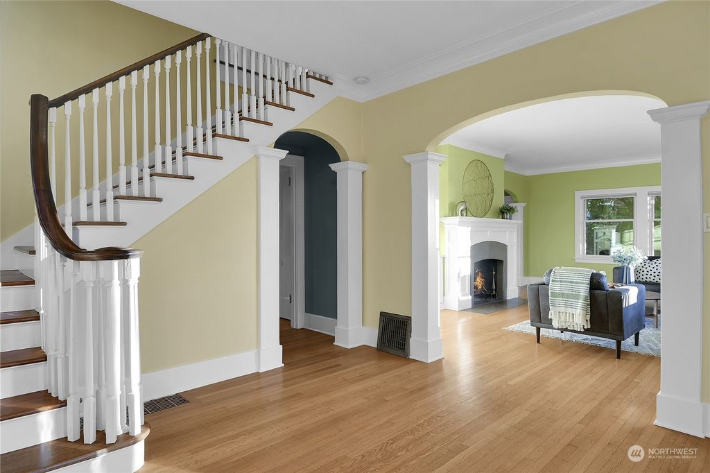 Photo of 1018 1st Avenue W, Seattle, WA 98119 (MLS # 2200223)