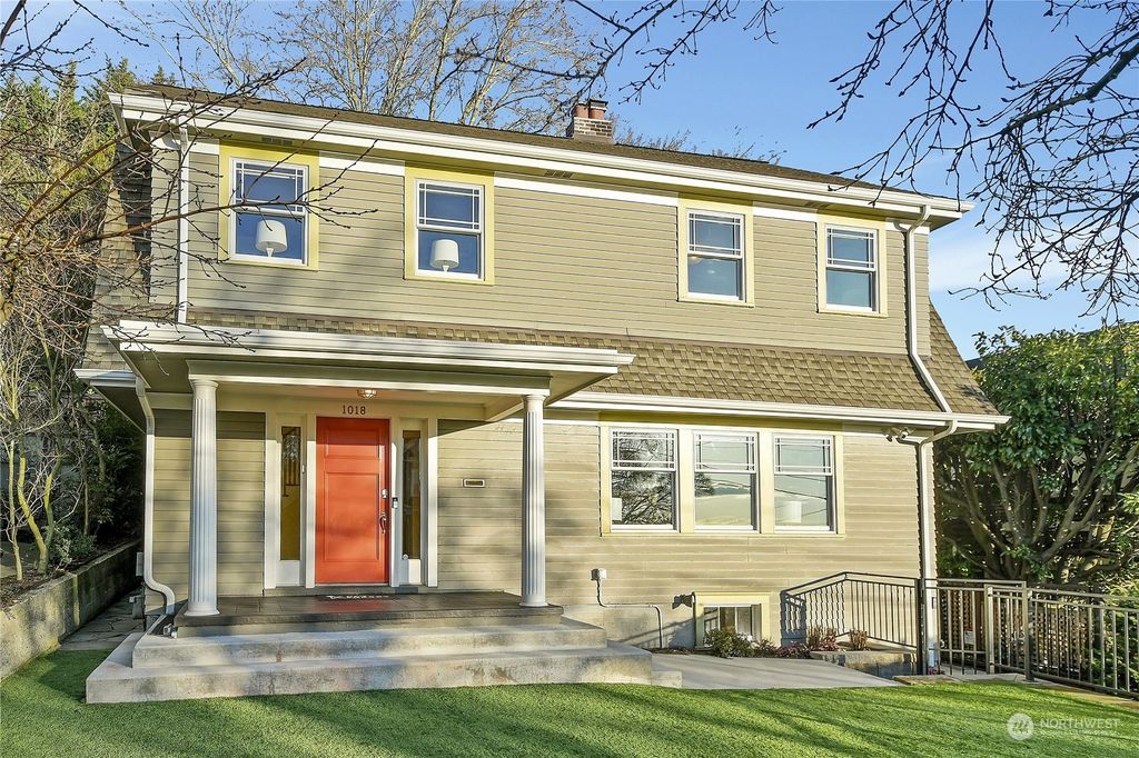 Photo of 1018 1st Avenue W, Seattle, WA 98119 (MLS # 2200223)