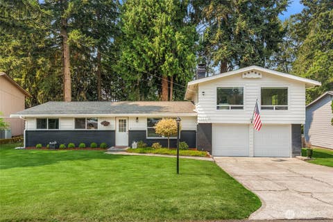 Photo of 12218 66th Avenue Ct E, Puyallup, WA 98373 (MLS # 2565922)