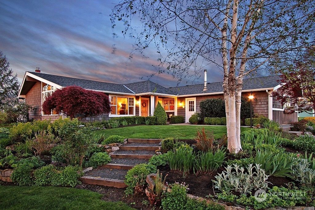 Photo of 16700 SE 368th Street, Auburn, WA 98092 (MLS # 2008600)