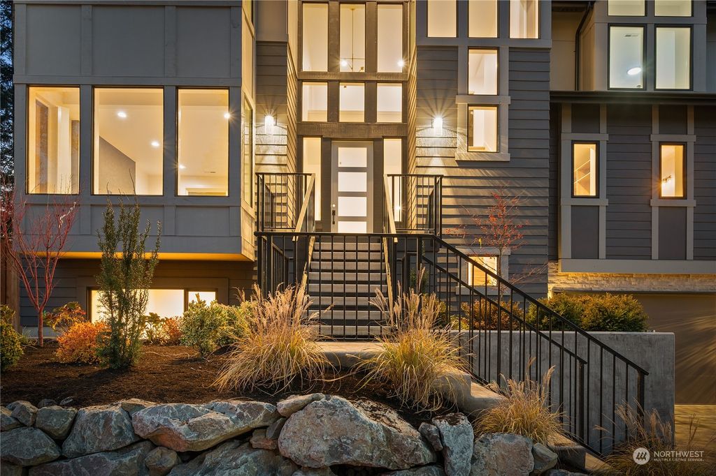 Photo of 19513 32nd Avenue NE, Lake Forest Park, WA 98155 (MLS # 2016669)