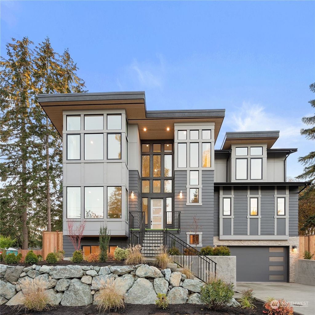 Photo of 19513 32nd Avenue NE, Lake Forest Park, WA 98155 (MLS # 2016669)