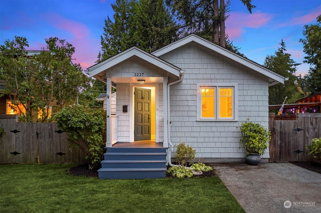 Photo of 3237 47th Avenue SW, Seattle, WA 98116 (MLS # 2278134)